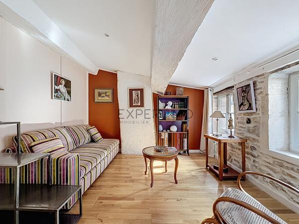 Tournus (71700) TOURNUS – Demeure historique du XVIIe siècle – Charme, élégance et art de vivre bourguignon