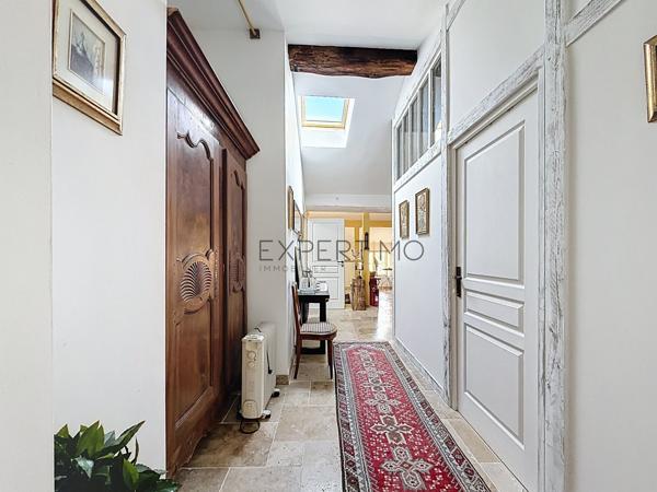 Tournus (71700) TOURNUS – Demeure historique du XVIIe siècle – Charme, élégance et art de vivre bourguignon