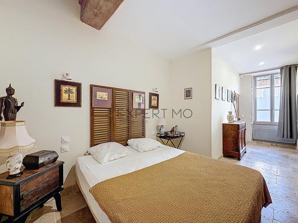 Tournus (71700) TOURNUS – Demeure historique du XVIIe siècle – Charme, élégance et art de vivre bourguignon