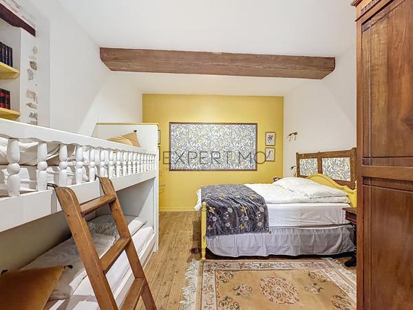 Tournus (71700) TOURNUS – Demeure historique du XVIIe siècle – Charme, élégance et art de vivre bourguignon