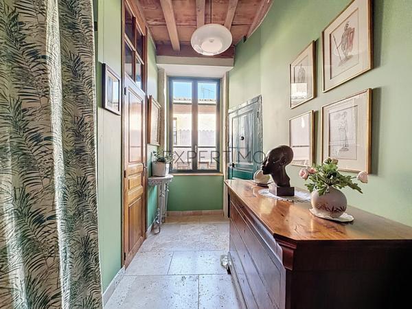 Tournus (71700) TOURNUS – Demeure historique du XVIIe siècle – Charme, élégance et art de vivre bourguignon