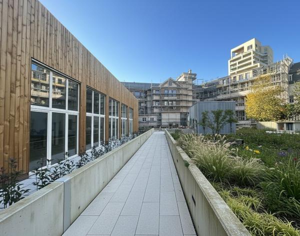BUREAUX à VENDRE de 1605.59 m²
