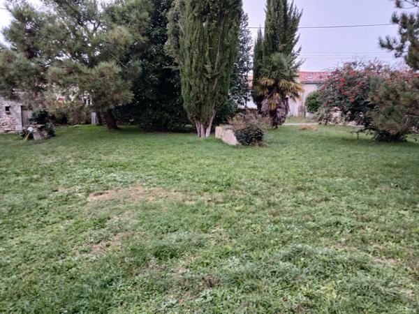 Maison ancienne à rénover à Archingeay