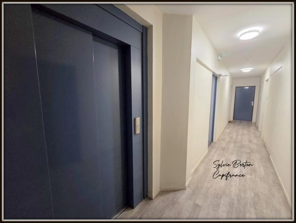 VAUJOURS - Appartement T3 de 72 m3 avec balcon, box et place de parking