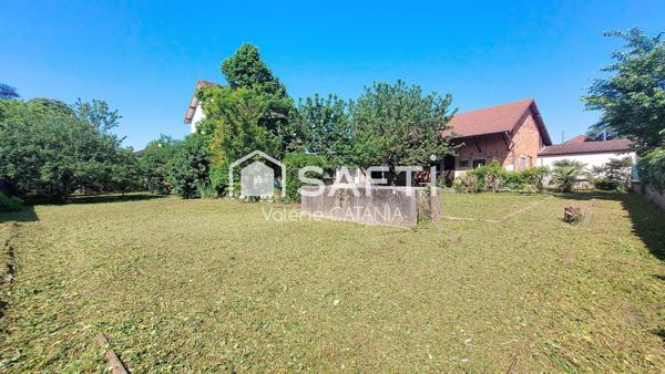 Moirans, Ancien atelier à rénover sur terrain de 1100m²