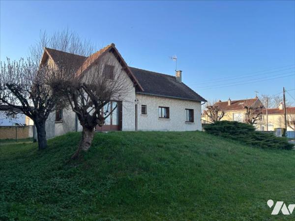 Bourg de ST GEORGES LES BX - 100 M² -3 CH - 900 m² de terrain