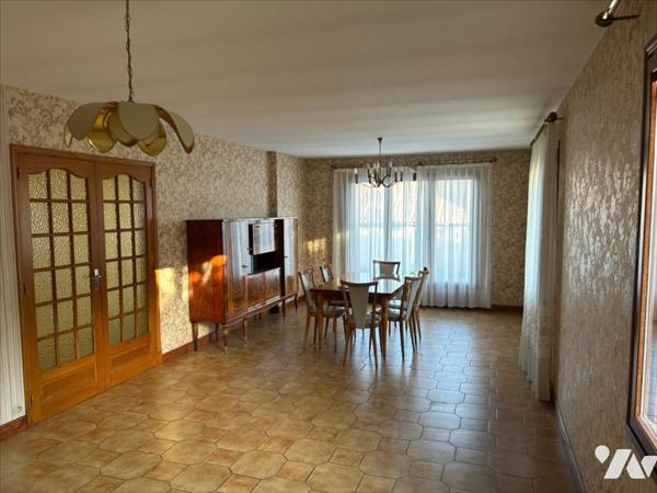 Bourg de ST GEORGES LES BX - 100 M² -3 CH - 900 m² de terrain