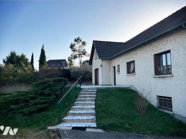 Bourg de ST GEORGES LES BX - 100 M² -3 CH - 900 m² de terrain