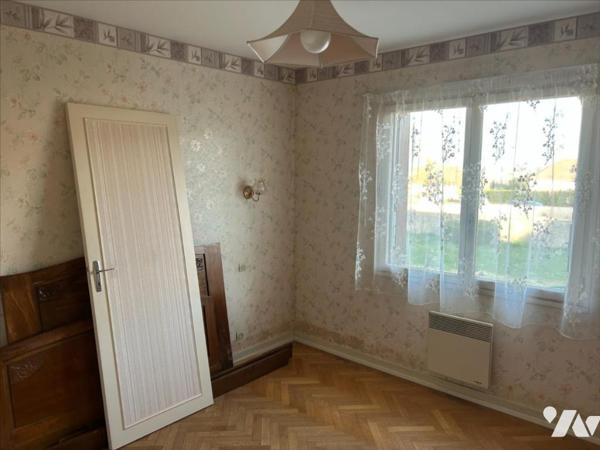 Bourg de ST GEORGES LES BX - 100 M² -3 CH - 900 m² de terrain