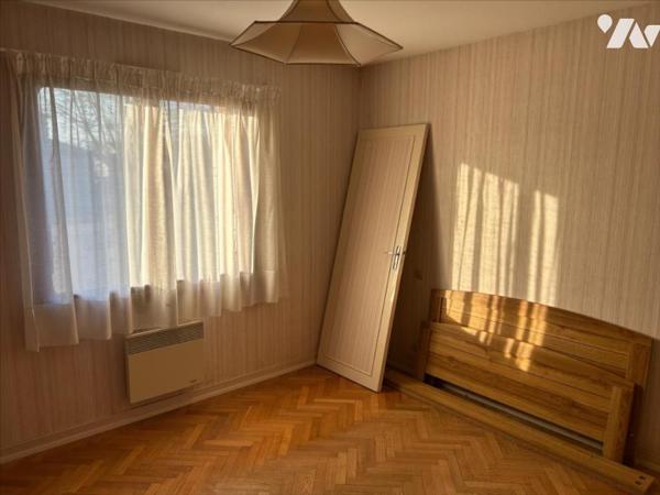 Bourg de ST GEORGES LES BX - 100 M² -3 CH - 900 m² de terrain