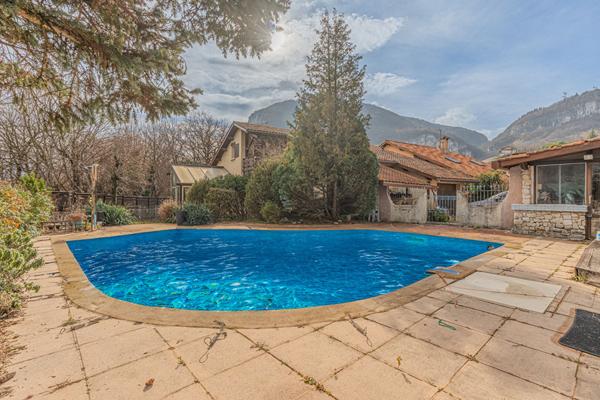 Maison avec piscine à Sassenage 6 pièces 130 m2