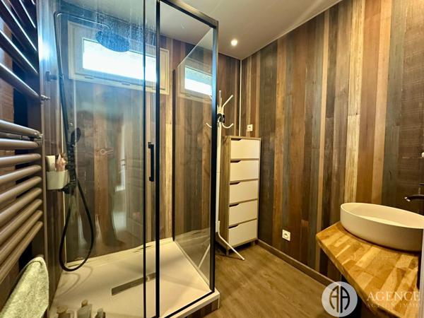 Épinouze (26210) À vendre – Grande maison familiale avec terrain de 5240 m² et accès à la rivière