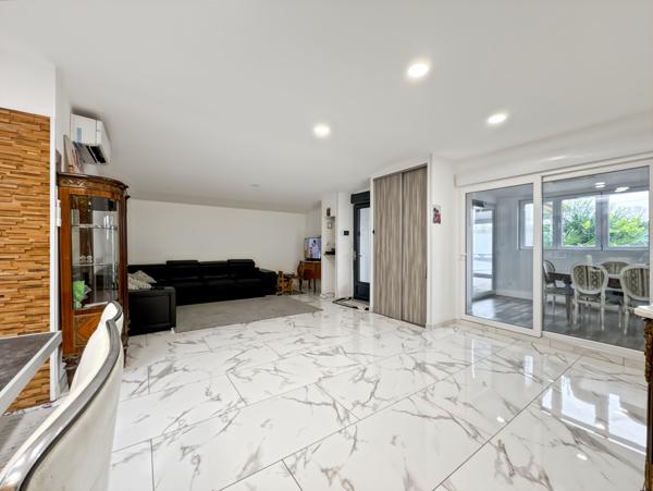 Massieux (01600) Belle maison familiale plain pied de 170 m² avec jardin – Massieux (01600) Possibilité d'un T3 indépendant