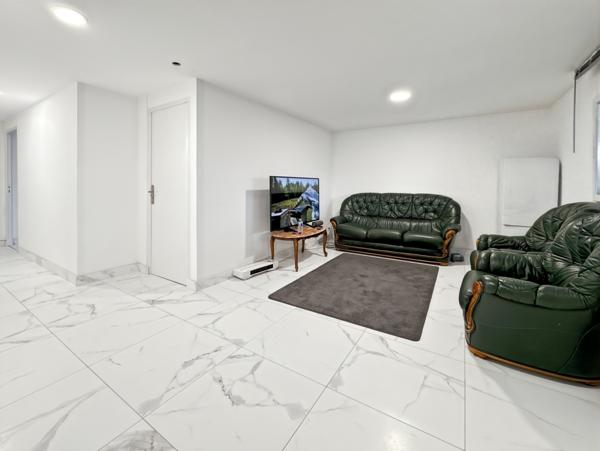 Massieux (01600) Belle maison familiale plain pied de 170 m² avec jardin – Massieux (01600) Possibilité d'un T3 indépendant