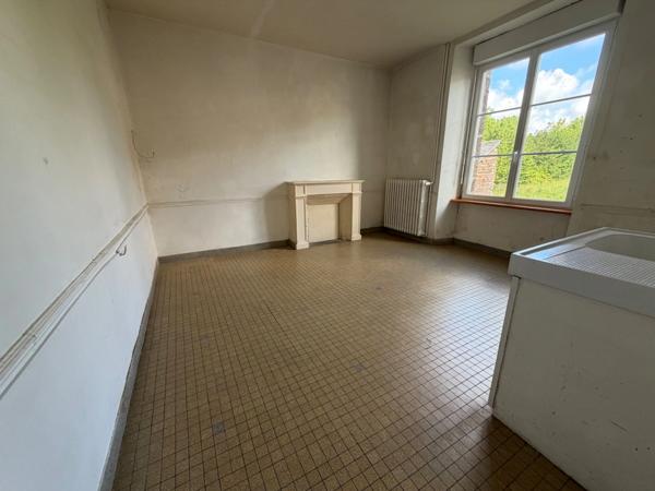Ancienne école à rénover – Fort potentiel de création de logements – SOULLES (50)