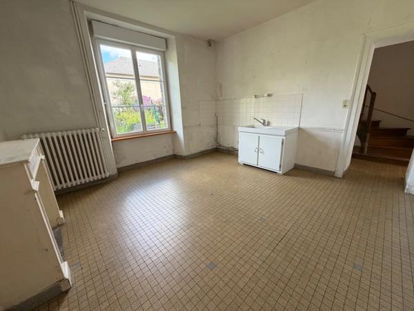 Ancienne école à rénover – Fort potentiel de création de logements – SOULLES (50)