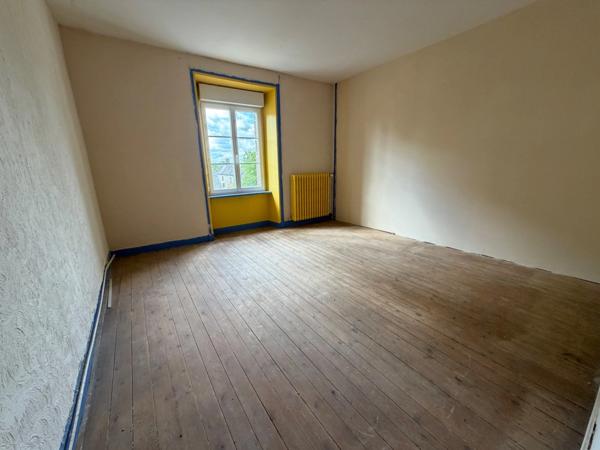 Ancienne école à rénover – Fort potentiel de création de logements – SOULLES (50)