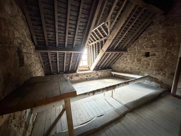 Ancienne école à rénover – Fort potentiel de création de logements – SOULLES (50)