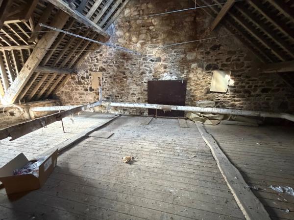 Ancienne école à rénover – Fort potentiel de création de logements – SOULLES (50)