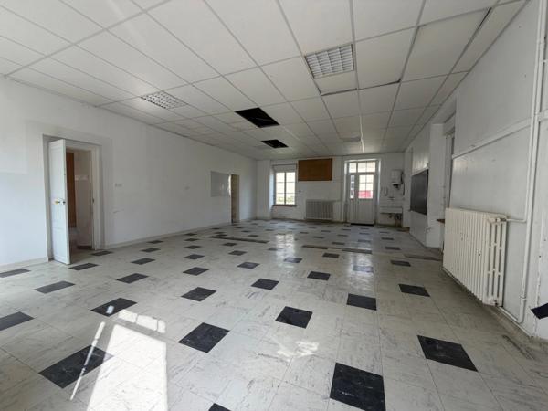 Ancienne école à rénover – Fort potentiel de création de logements – SOULLES (50)