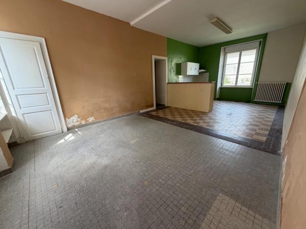 Ancienne école à rénover – Fort potentiel de création de logements – SOULLES (50)
