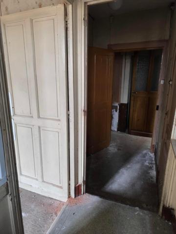 Maison de ville mitoyenne avec garage, beau volume, belle vue