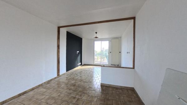 Maison
                                                                                                                                                                                                                                                                                                                        5 pièce(s)                                                                                                                                                                                                          4 chambre(s)                                                                                                                                                                                                          121  m²