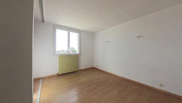Maison
                                                                                                                                                                                                                                                                                                                        5 pièce(s)                                                                                                                                                                                                          4 chambre(s)                                                                                                                                                                                                          121  m²