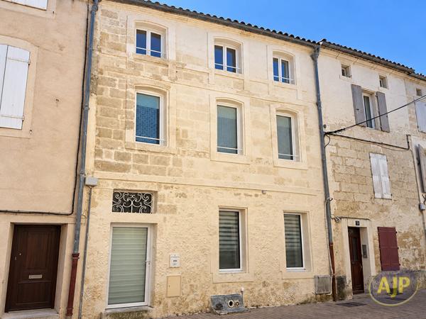Maison à vendre Saintes - 4 pièces, 108m² avec 2 chambre(s) à 192 946€ - AJP Immobilier Saintes