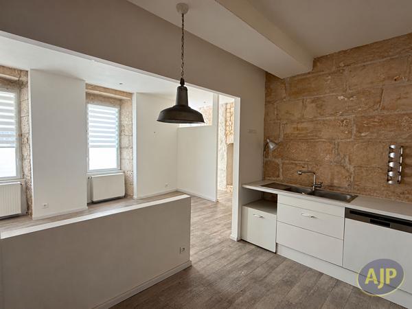 Maison à vendre Saintes - 4 pièces, 108m² avec 2 chambre(s) à 192 946€ - AJP Immobilier Saintes