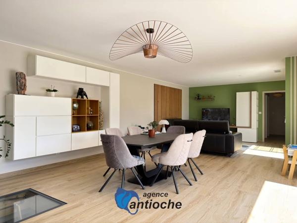 Maison contemporaine haut de gamme avec piscine et jacuzzi