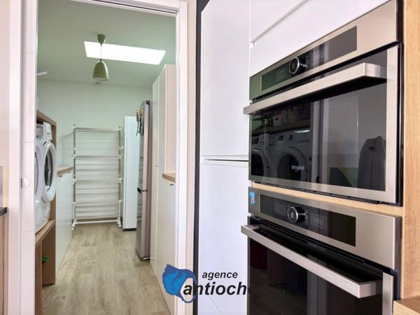 Maison contemporaine haut de gamme avec piscine et jacuzzi
