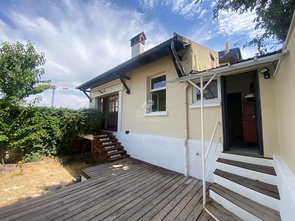 Maison en dépendance 2 pièces de 31 m² Loyer 1 400 €/mois charges comprises **  - Référence  15546