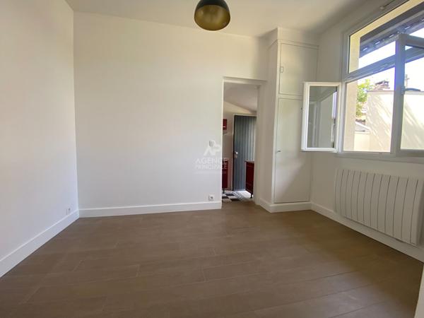 Maison en dépendance 2 pièces de 31 m² Loyer 1 400 €/mois charges comprises **  - Référence  15546