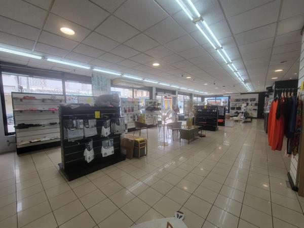 LOCAL COMMERCIAL D’EXCEPTION À LOUER – CENTRE-VILLE DE CAYENNE