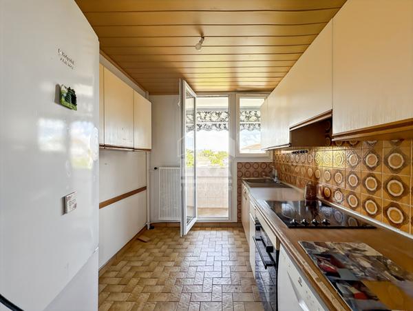Appartement 5 pièces traversant 106 m²  Marseille 13012