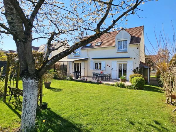 Mandres-les-Roses (94520) Maison familiale en parfait état !