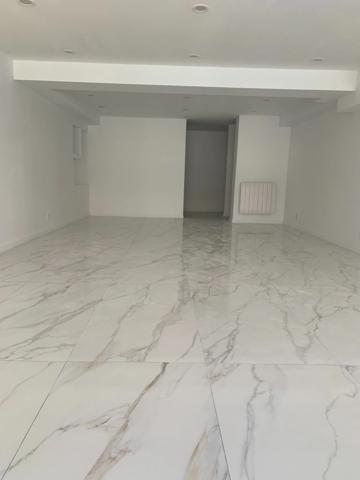 Local/bureau à vendre proche de Antibes, Provence-Alpes-Côte d'Azur, France (06)