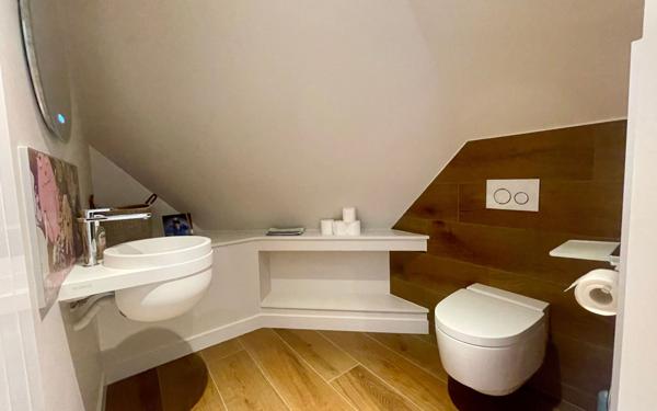 Appartement à vendre    4 pièces • 207,20 m2 Larmor-Plage