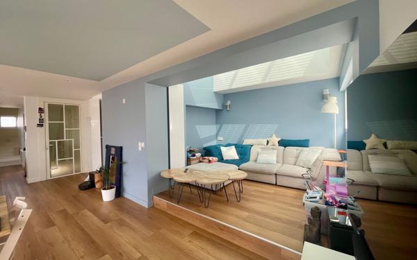 Appartement à vendre    4 pièces • 207,20 m2 Larmor-Plage