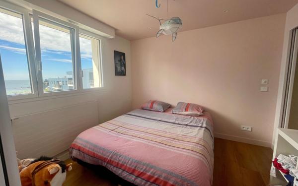 Appartement à vendre    4 pièces • 207,20 m2 Larmor-Plage