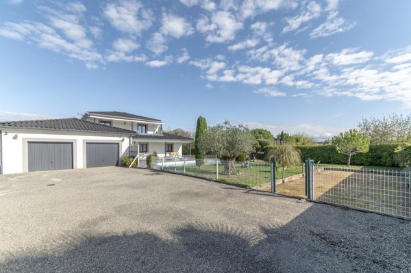 Montauban (82000) EXCLUSIVITÉ, COUP DE CŒUR, MAISON RÉCENTE T7 AVEC GARAGES ET PISCINE