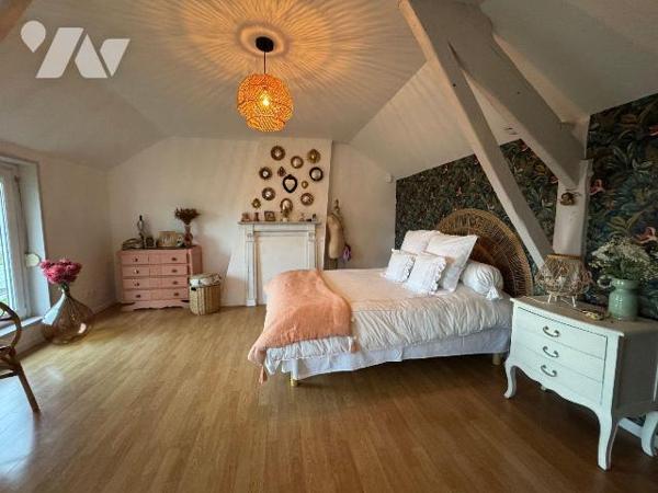 Une visite s'impose pour cette maison située sur la commune de WORMHOUT sans travaux, dans un é...