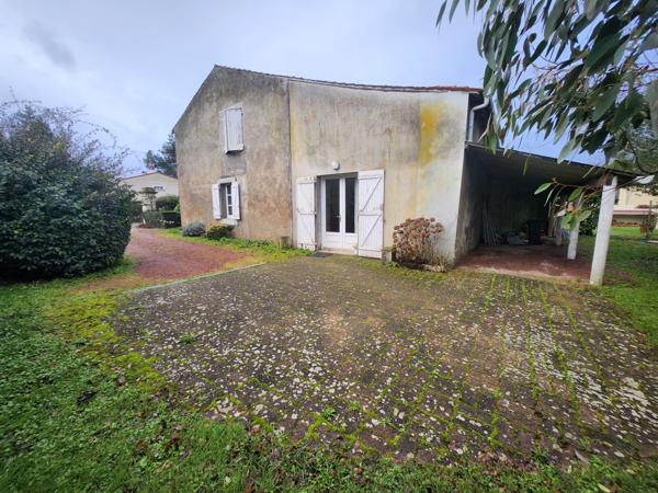 Sainte-Gemme-la-Plaine (85400) Maison en pierre 108m2 avec possibilité d'agrandissement.