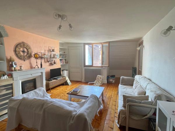 Appartement T5 rénové de 134 m2 en duplex