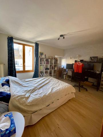 Appartement T5 rénové de 134 m2 en duplex