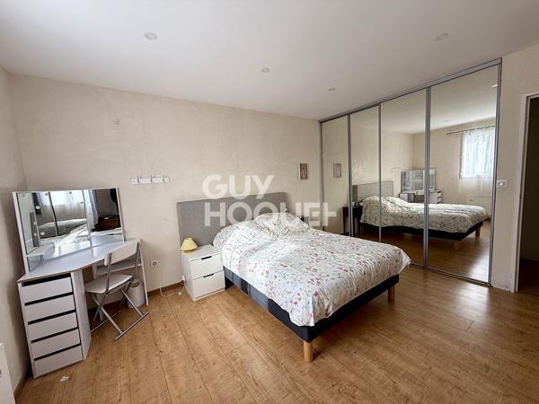 Maison Epone 8 pièces 4 chambres 171m2 - Double garage