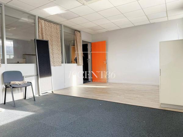 Vente immobilière : Bureau à Bron   81.19 m² 129 000 €- 19CENT86.