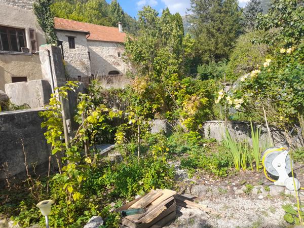 Glandage (26410) BAISSE DE PRIX !! BORNE/ GLANDAGE : Maison de village -Jardin 425m2