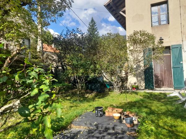 Glandage (26410) BAISSE DE PRIX !! BORNE/ GLANDAGE : Maison de village -Jardin 425m2